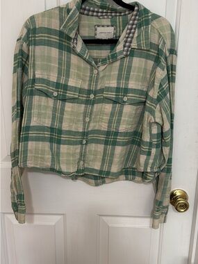 American Eagle Outfitters Green and Cream Plaid Button-Down Shirt